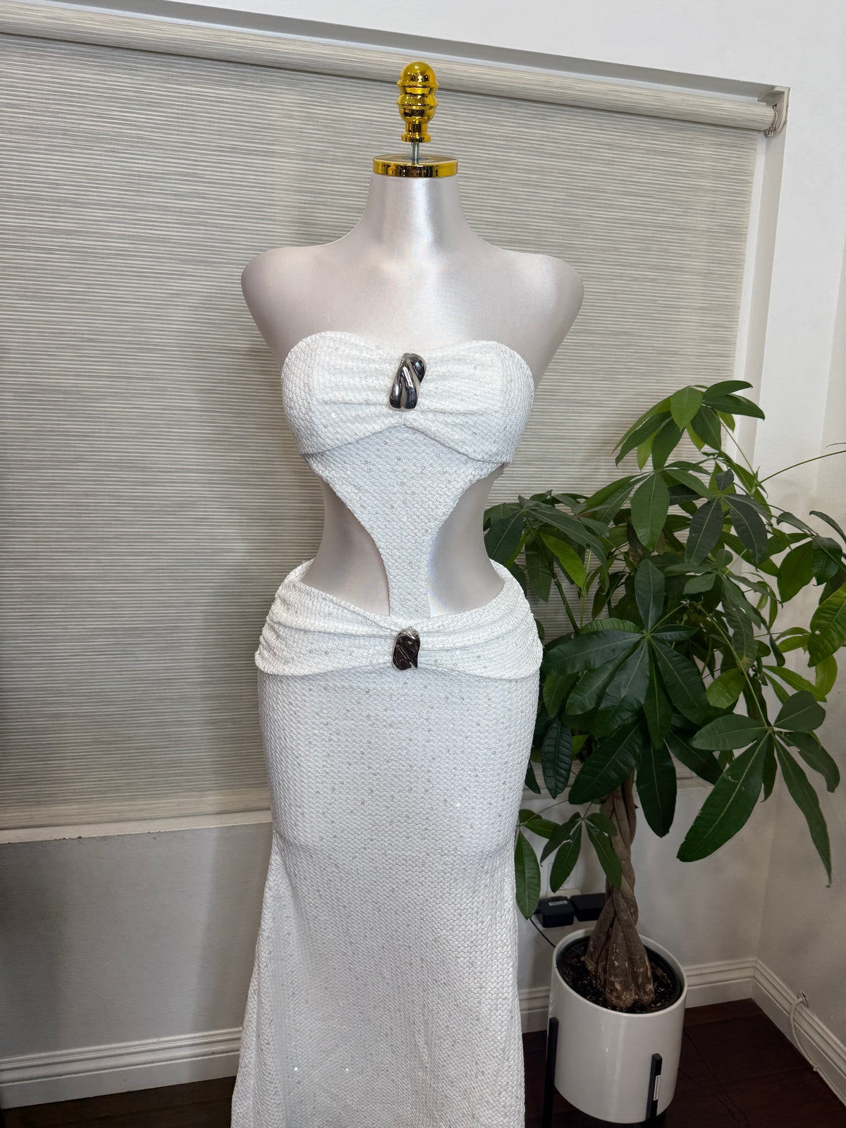All eyes on me sequence dress